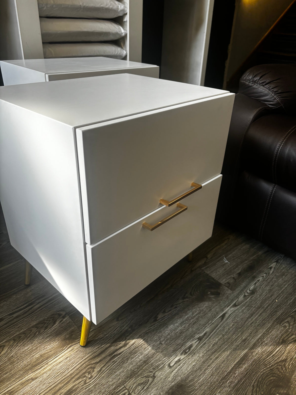 Gold handle Pedestal